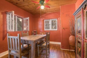 Dining - #4 Hollyhock@ Taos Lodging - 900 sqft Hot Tub A/C (Taos)