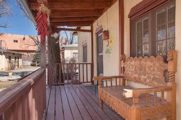 Terrace/patio - #5 Sunflower @ TaosLodging - 750 sq ft Hot Tub+ AC (Taos)