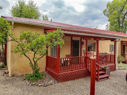 #8 Yucca at Taos Lodging - 750 sq ft w/ AC+Hot Tub