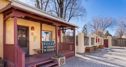 #6 Chamisa at Taos Lodging 900 sq ft Hot Tub+ A/C
