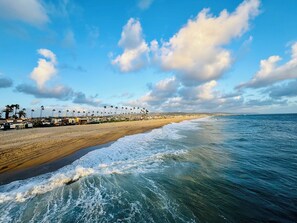 Beach - Newport Beach & Bay Oasis 2 King Beds, Smart TVs, AC Bike Rentals & Beach Gear (Newport Beach)