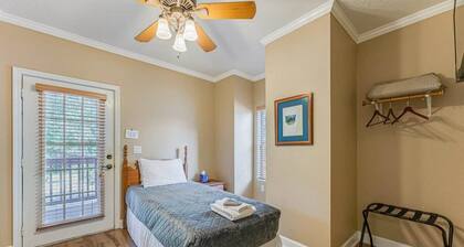 The Chaz Hotel: Chaz River Suite