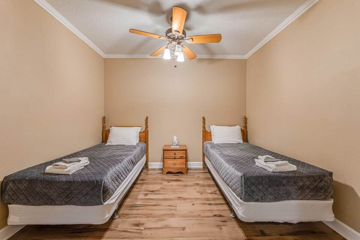 WiFi, bed sheets