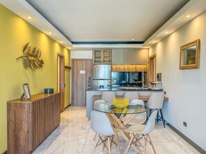 Dining - Cozy & elegante 2-bedroom apartment (Santa Cruz de la Sierra)
