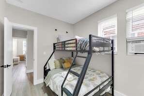 Unclassified image, 2 of 35, button - Spacious 4BR Jersey City Stay Near NYC (Jersey City)