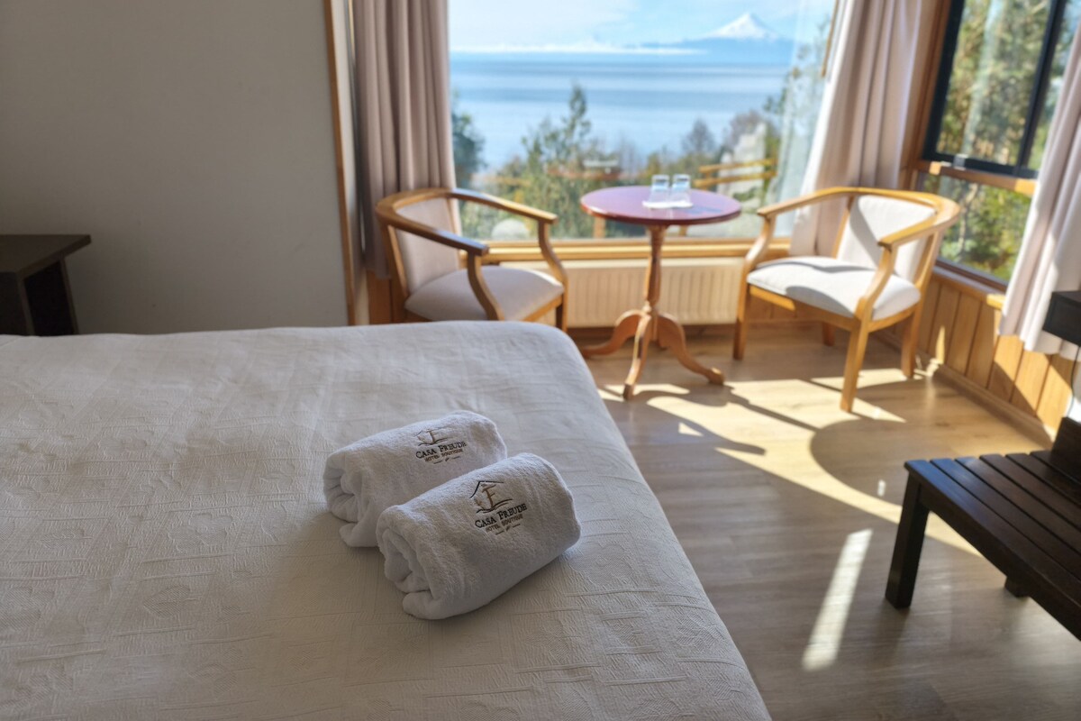 Standard Double Room, Lake View | In-room safe, WiFi (free)