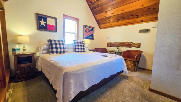 Unclassified image, 1 of 32, button - Bluebonnet Guestroom  Gruene Cottages (New Braunfels)