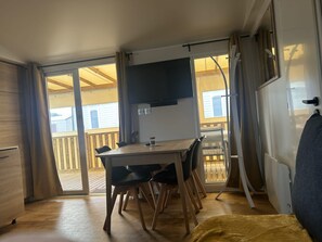Dining - Mobilhome 3 chambres (Canet-en-Roussillon)