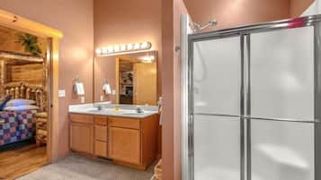 Shower, jetted tub, hair dryer, towels