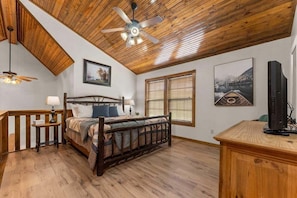 Iron/ironing board, WiFi (free), bed sheets - Resort Cabin right on the Waterfront - Pets too! (Branson West)