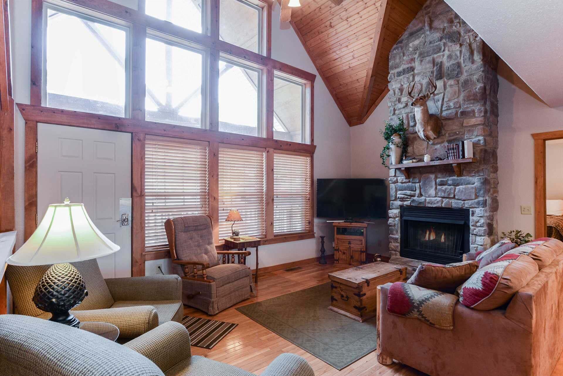 Private Lodges, Great For Reunions Or Large Families, Resort Property, Fireplaces! - Rockaway Beach, MO