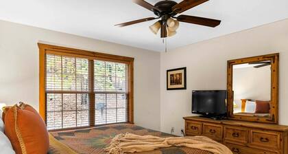 Beautiful Lodge near Silver Dollar City, Private Fishing Lake