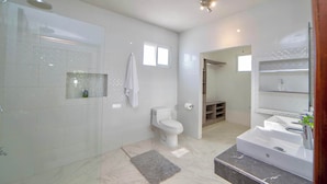 Unclassified image, 4 of 25, button - Historic Centro Home, Close to Montejo | 3BR (Mérida)