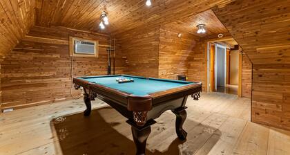 Reelfoot True Lakefront Cabin w Hot Tub & Ample Space