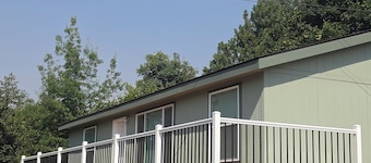 A Hidden Gem: New 3-bedroom manufactured home in small park in Palouse. Deck, AC