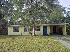 Unclassified image, 2 of 8, button - 3-bedroom house in quiet Gainesville neighborhood with private yard (Gainesville)