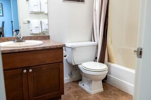 Bathroom - Sugarloaf Mountain Westwind C005 (Carrabassett Vly)