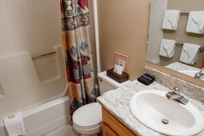 Bathroom - Sugarloaf Mountain Snowbrook Village C2564 (Carrabassett Vly)