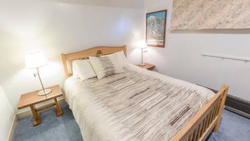 1 bedroom, internet, bed sheets