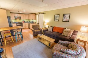 Living area - Sugarloaf Mountain Timberwind  C353 (Carrabassett Vly)