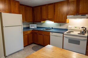 Private kitchen - Sugarloaf Mountain Hamlet Circle C2065 (Carrabassett Vly)