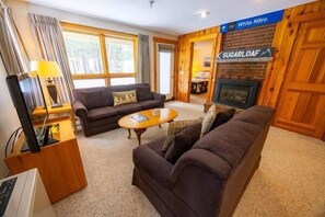 Living area - Sugarloaf Mountain Snowbrook Village C2524 (Carrabassett Vly)