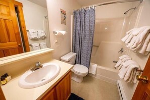 Bathroom - Sugarloaf Mountain Snowbrook Village C2524 (Carrabassett Vly)