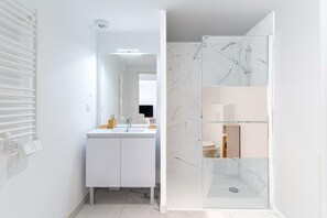 Bathroom - Le Doux Séjour Azuréen - Welkeys (Saint-Laurent-du-Var)