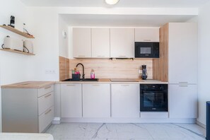 Private kitchen - Le Doux Séjour Azuréen - Welkeys (Saint-Laurent-du-Var)