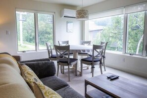 Living area - Sugarloaf Mountain Gondola VillageC2203 (Carrabassett Vly)
