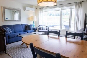 Living area - Sugarloaf Mountain Gondola VillageC2213 (Carrabassett Vly)