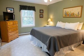 Room - Sugarloaf Mountain Spruce Creek Road C551 (Carrabassett Vly)