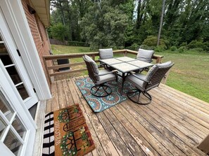 Outdoor dining - Near Battery Games Firepit Kitchen Laundry Patio (Smyrna)