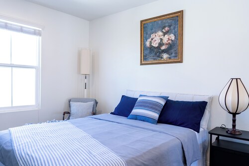 Cozy Blue Haven Bright & Peaceful Room in Chino Hills