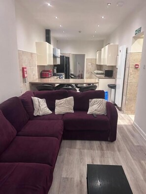 Living area - Seaford Guest House (Stoke-on-Trent)