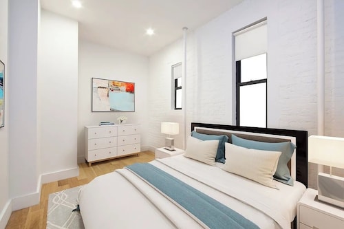 Classic NYC 2BR Upper East Side 5 Min to Subway