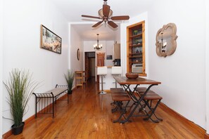 Dining - 2-bedroom apartment in perfect New York with cool AC (New York)