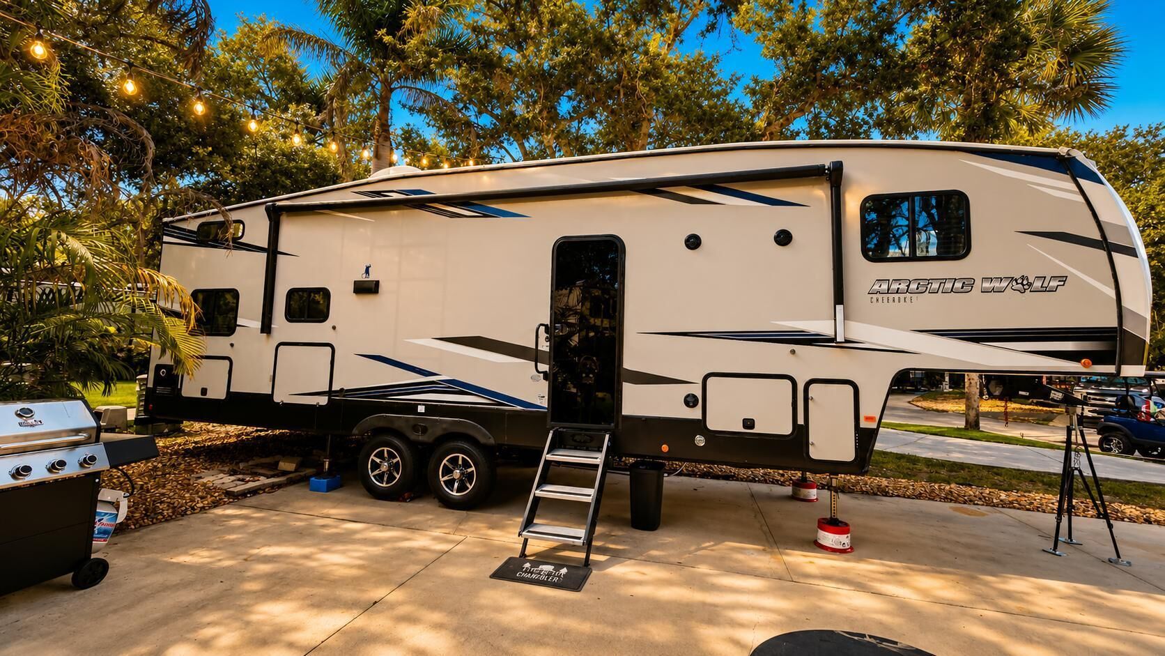 Happy Hour Hideaway RV Rental at River Ranch! 247 (3622)