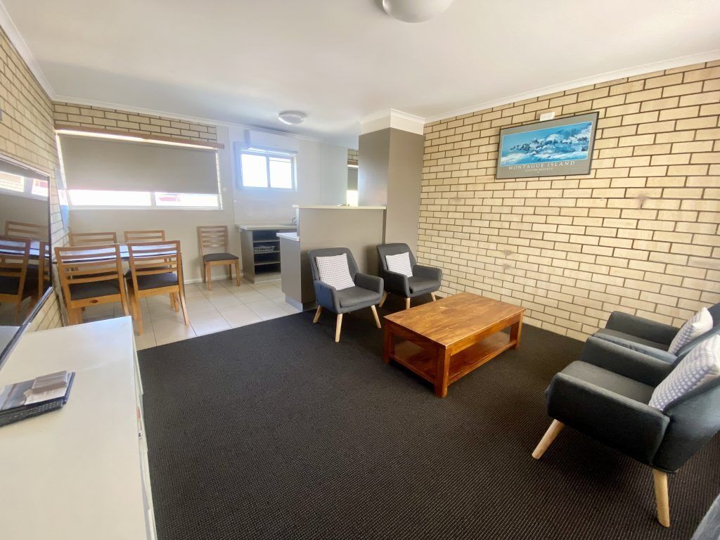 Family Apartment, Non Smoking, Balcony | Iron/ironing board, WiFi (free), bed sheets