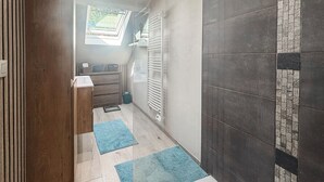 Unclassified image, 2 of 32, button - 2 bedroom pet friendly home in La-Neuville-aux-Joûtes (La-Neuville-aux-Joûtes)