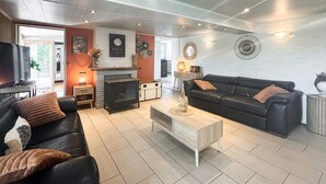 Unclassified image, 3 of 32, button - 2 bedroom pet friendly home in La-Neuville-aux-Joûtes (La-Neuville-aux-Joûtes)