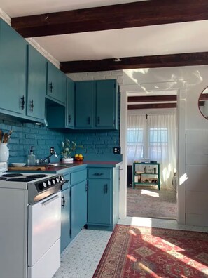 Private kitchen - Beachfront 2BR Penthouse Deck + Bay Views (Provincetown)