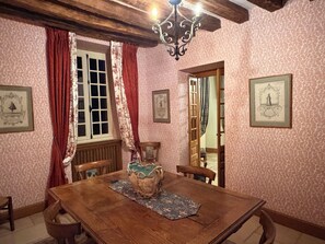 Dining - Vrbo Property (Saint-Lactencin)