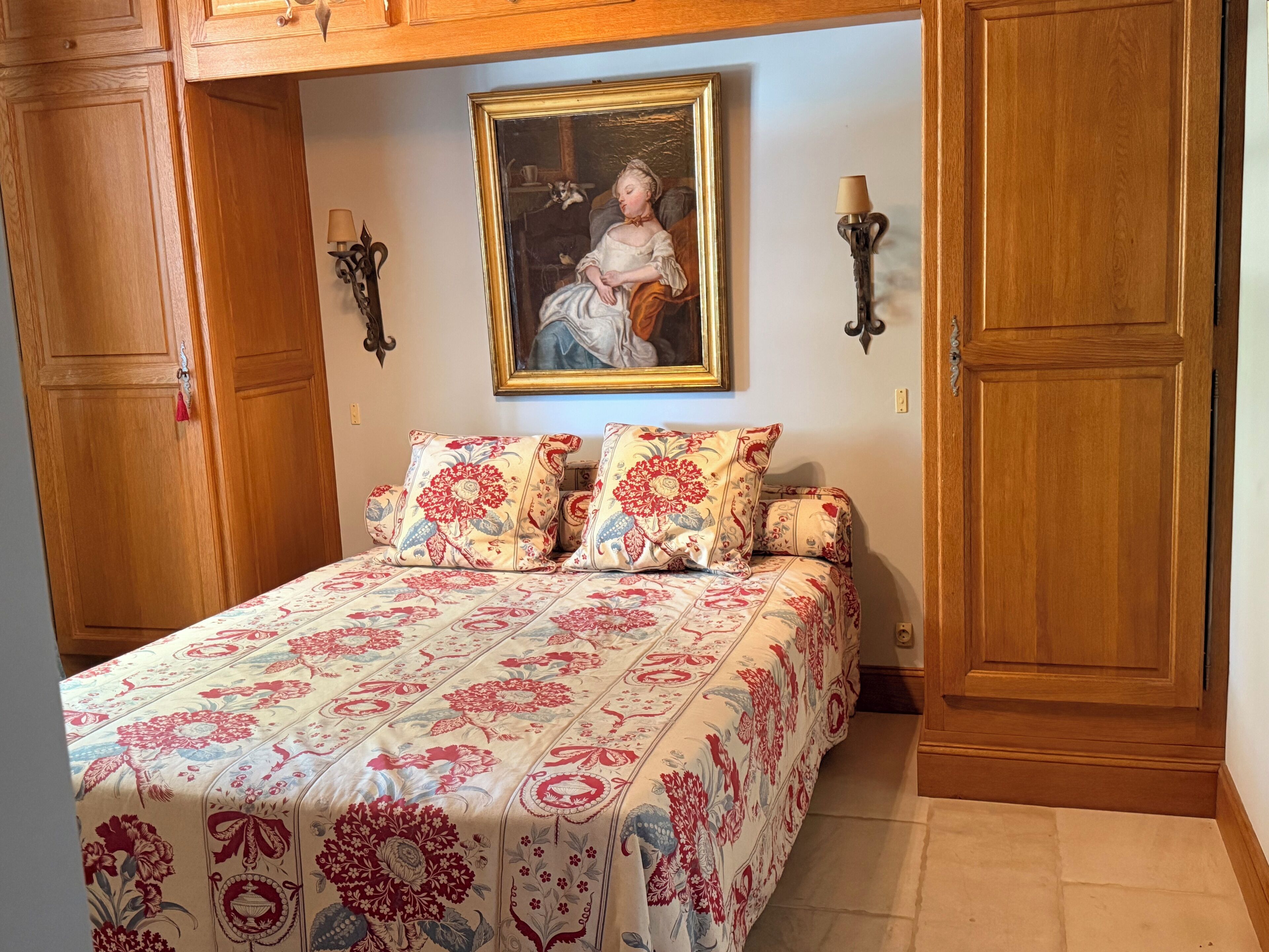 3 slaapkamers, een strijkplank/strijkijzer, wifi, beddengoed