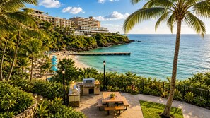 Outdoor dining - Marriott's Beachfront Frenchman's Cove Resort + Resort Amenities Included (Charlotte Amalie)