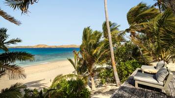 Camastros y toallas de playa