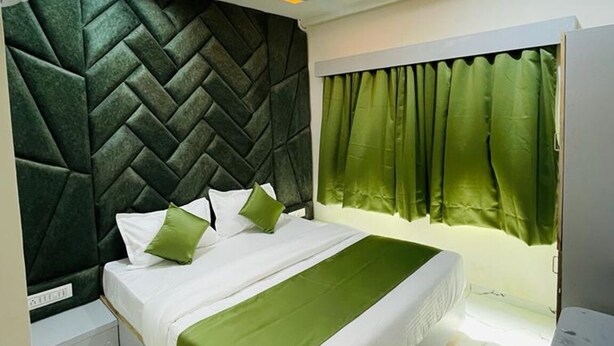 Deluxe Double Room | Desk, laptop workspace, free WiFi, bed sheets