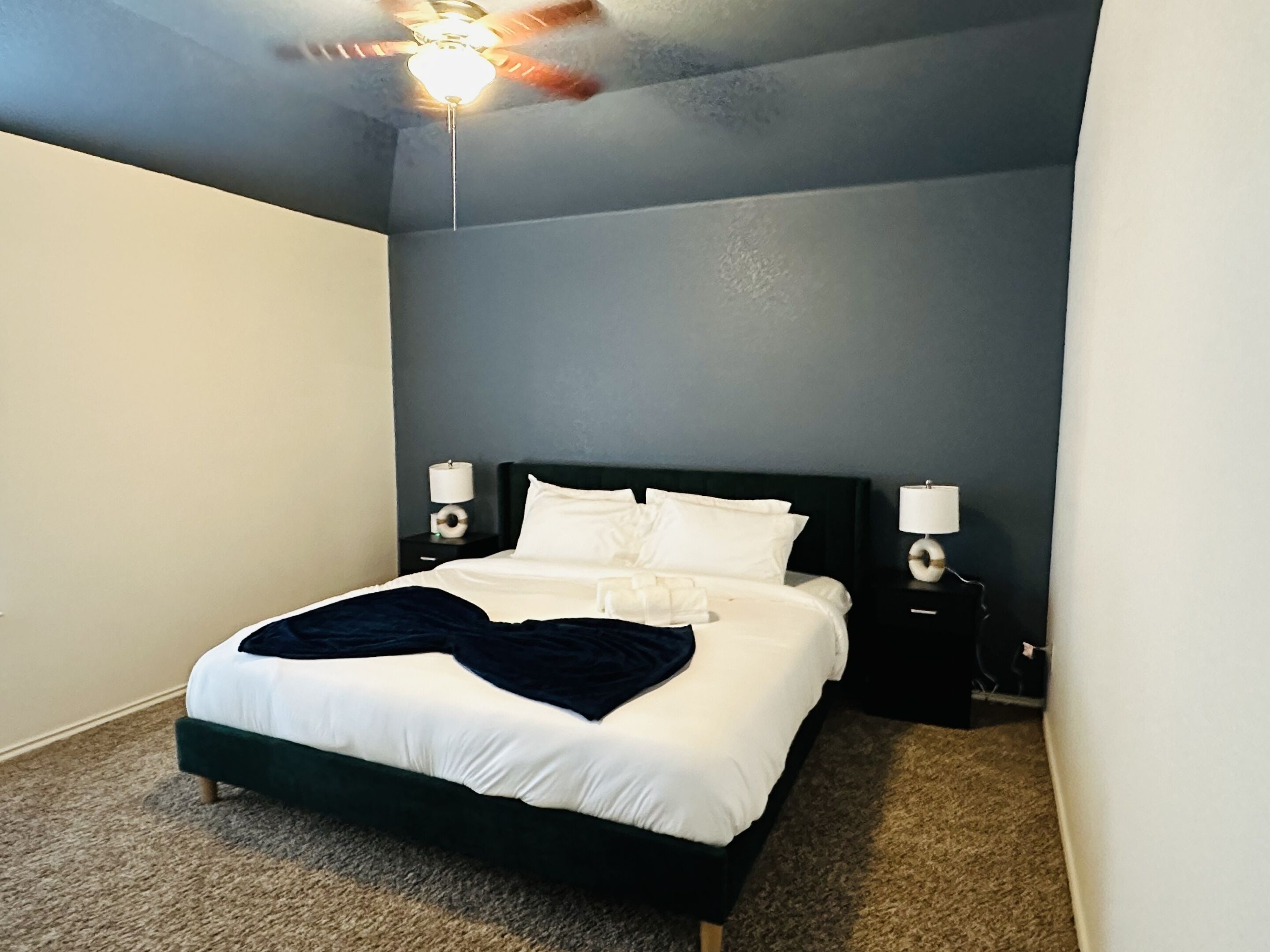4 bedrooms, desk, iron/ironing board, travel crib
