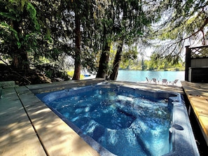 Bain à remous extérieur