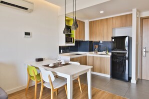 Private kitchen - Republic Airport Residences (Ho Chi Minh City)